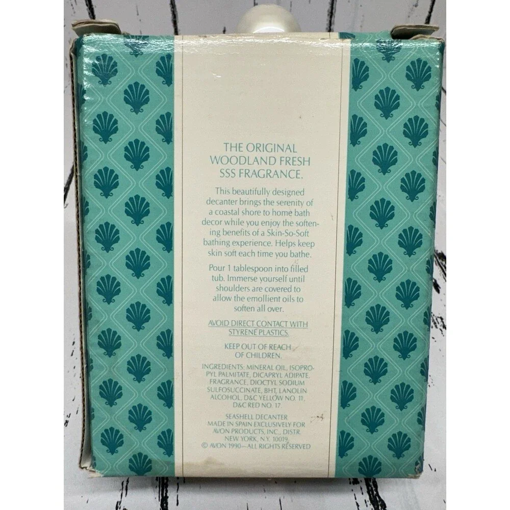 Avon Vintage Skin So Soft Bath Oil 4.5 oz Sea Shell Glass Bottle-1990